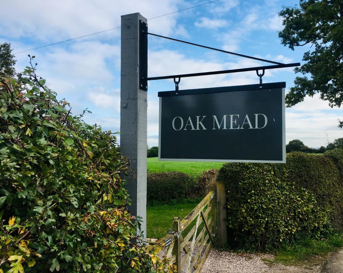 Oak Mead Villa Wrexham Buitenkant foto